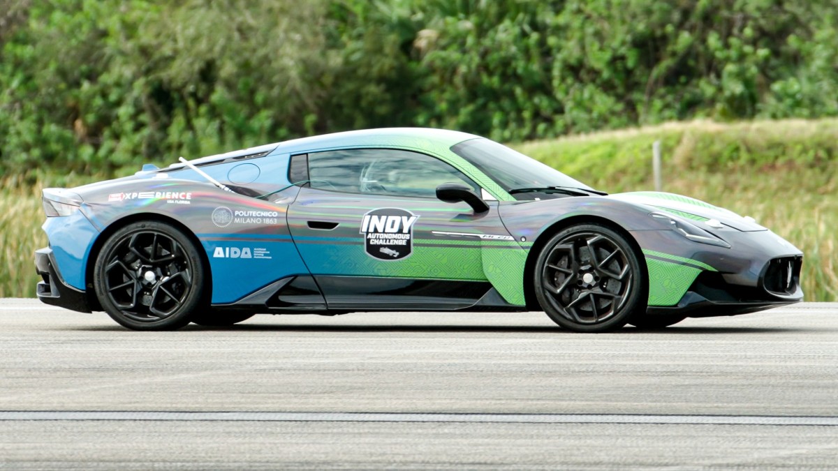 A self-driving Maserati sports car broke a scary speed record