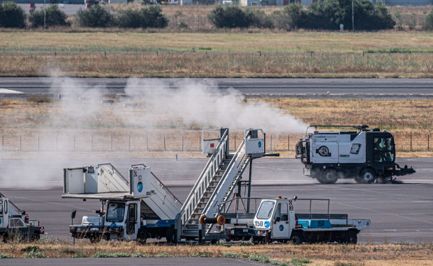 Mount Etna eruption in Sicily is causing flight and airport chaos