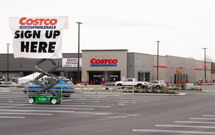 how-much-does-costco-pay-from-cashier-to-forklifter-to-ceo-thestreet