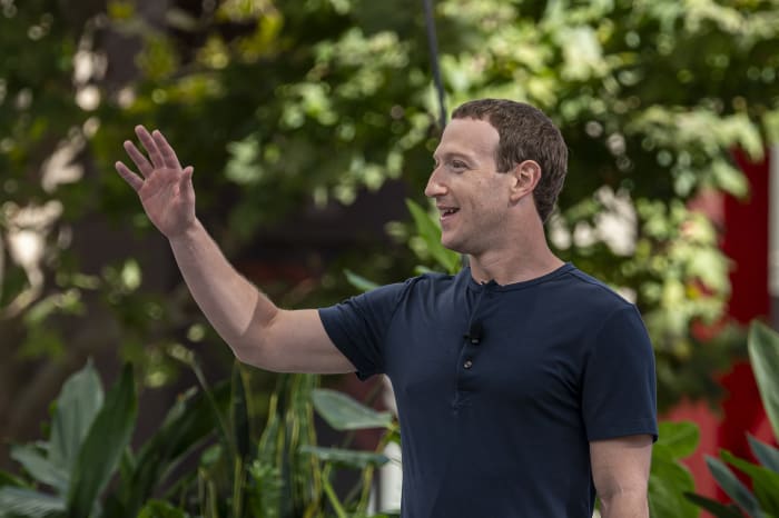 Mark Zuckerberg starts astounding $100 million project (with odd ...