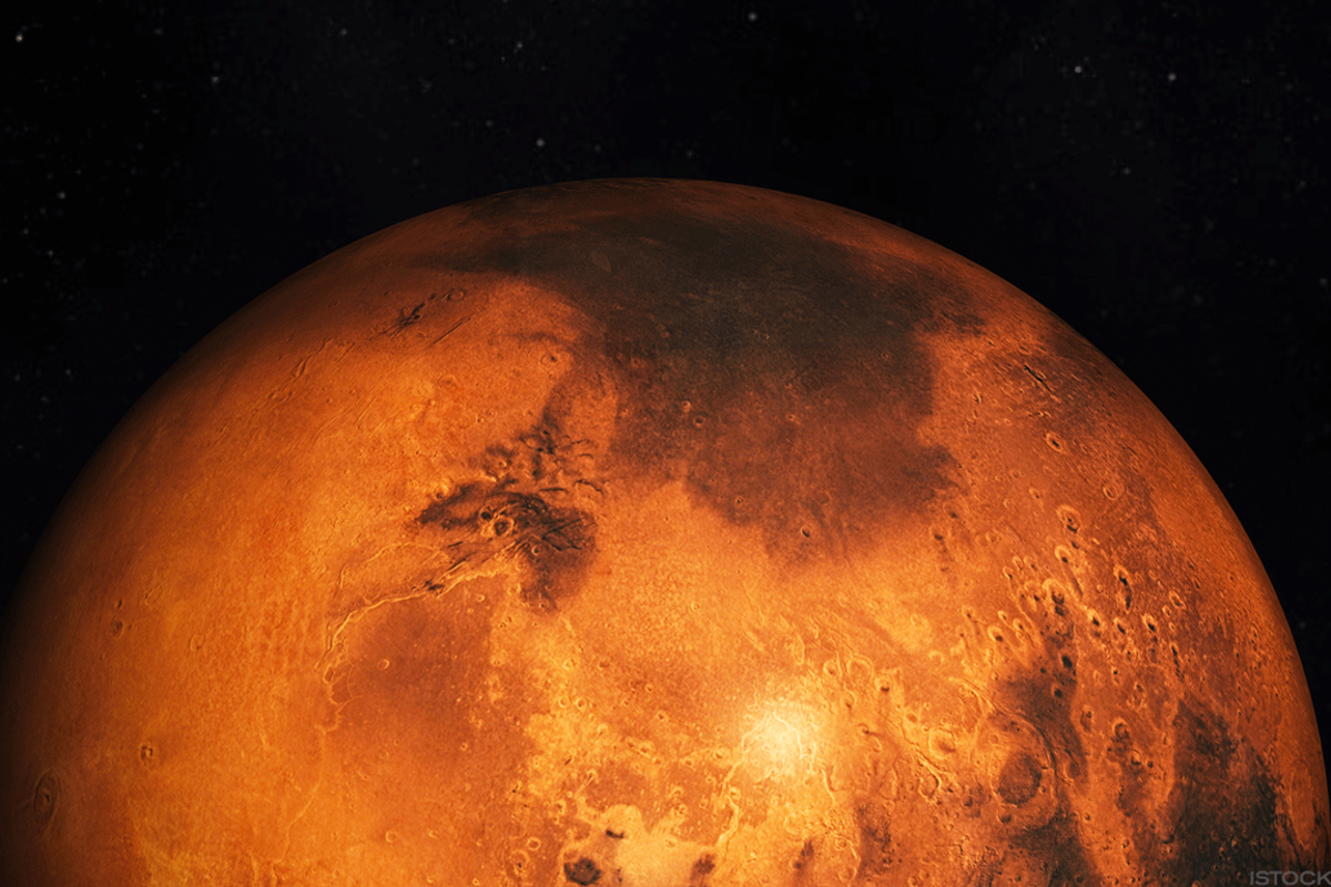 elon-musk-s-spacex-and-boeing-should-join-forces-to-get-man-on-mars-thestreet