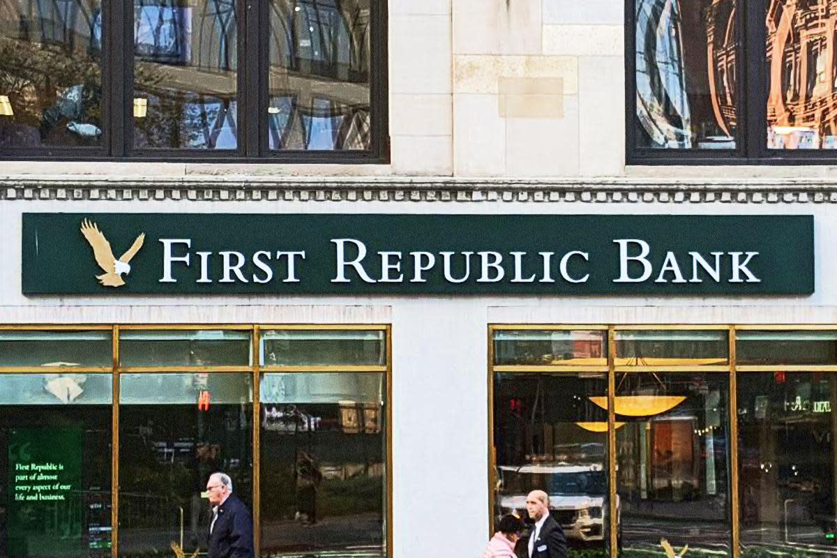 Who Owns First Republic Stock