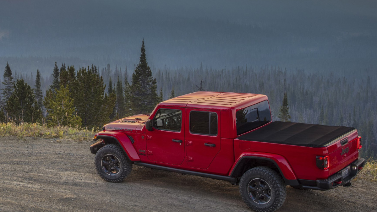 Jeep Unveils Gladiator Pickup Truck at New York Auto Show - TheStreet