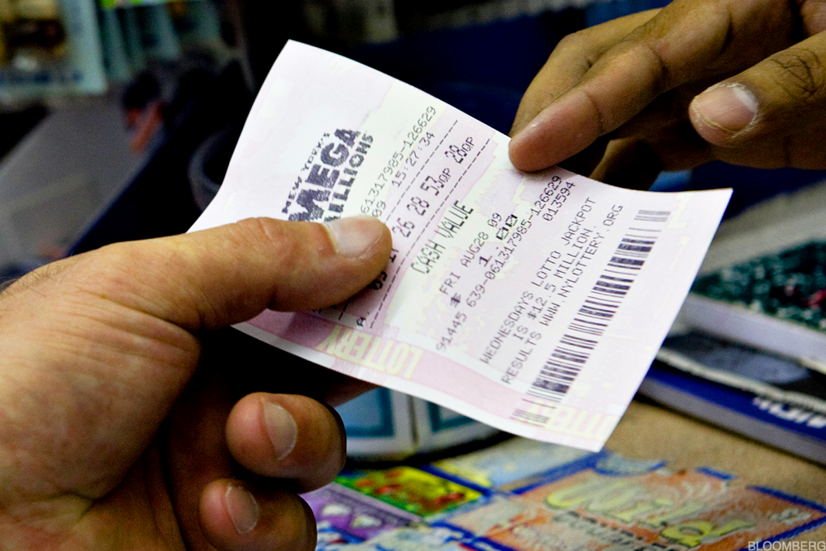 Mega Millions player in Florida wins $1.58 billion jackpot - CBS