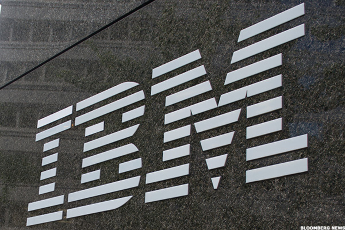 IBM Plunges on Disappointing Earnings: What Wall Street's Saying ...