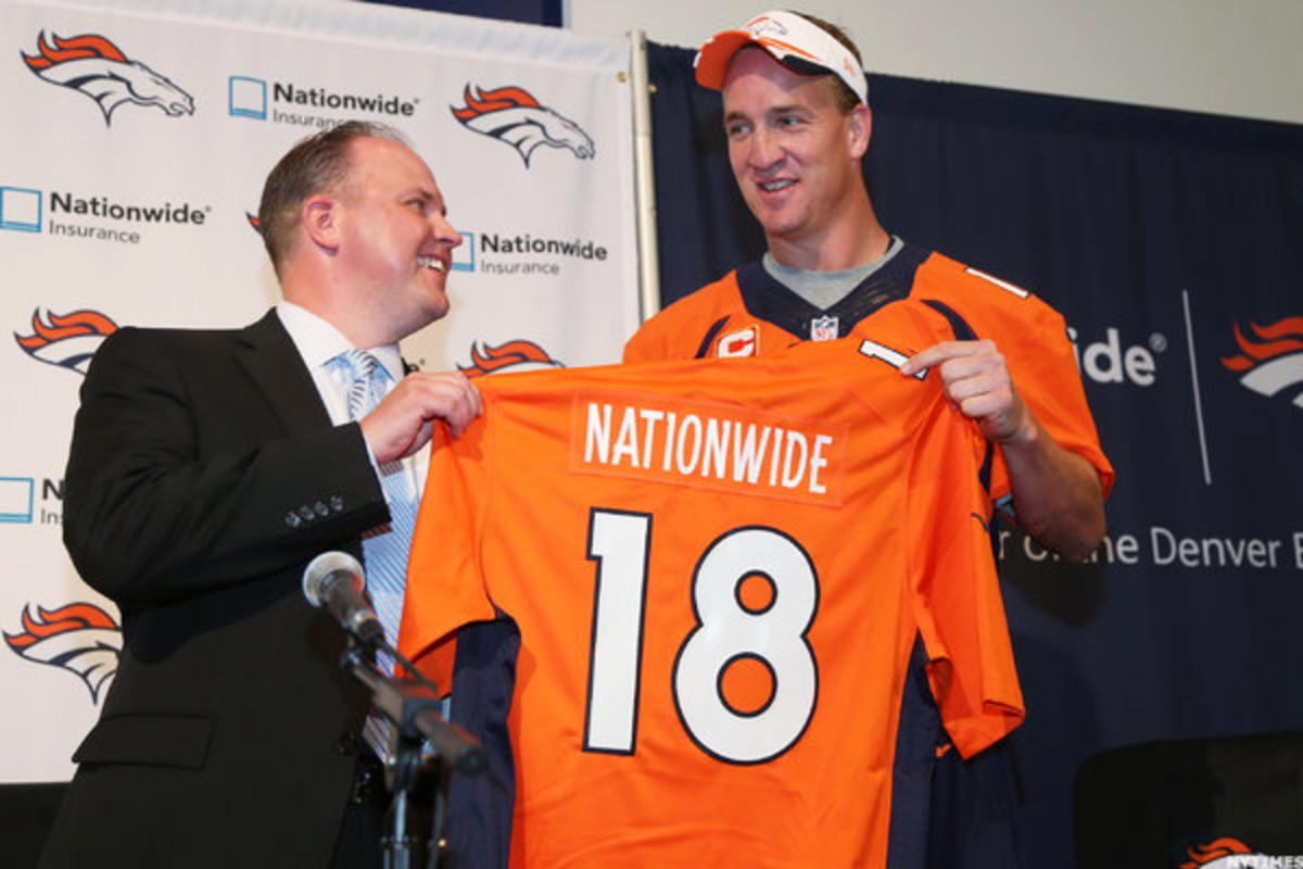 Peyton Manning dons new Denver Broncos jersey for DIRECTV commercial 