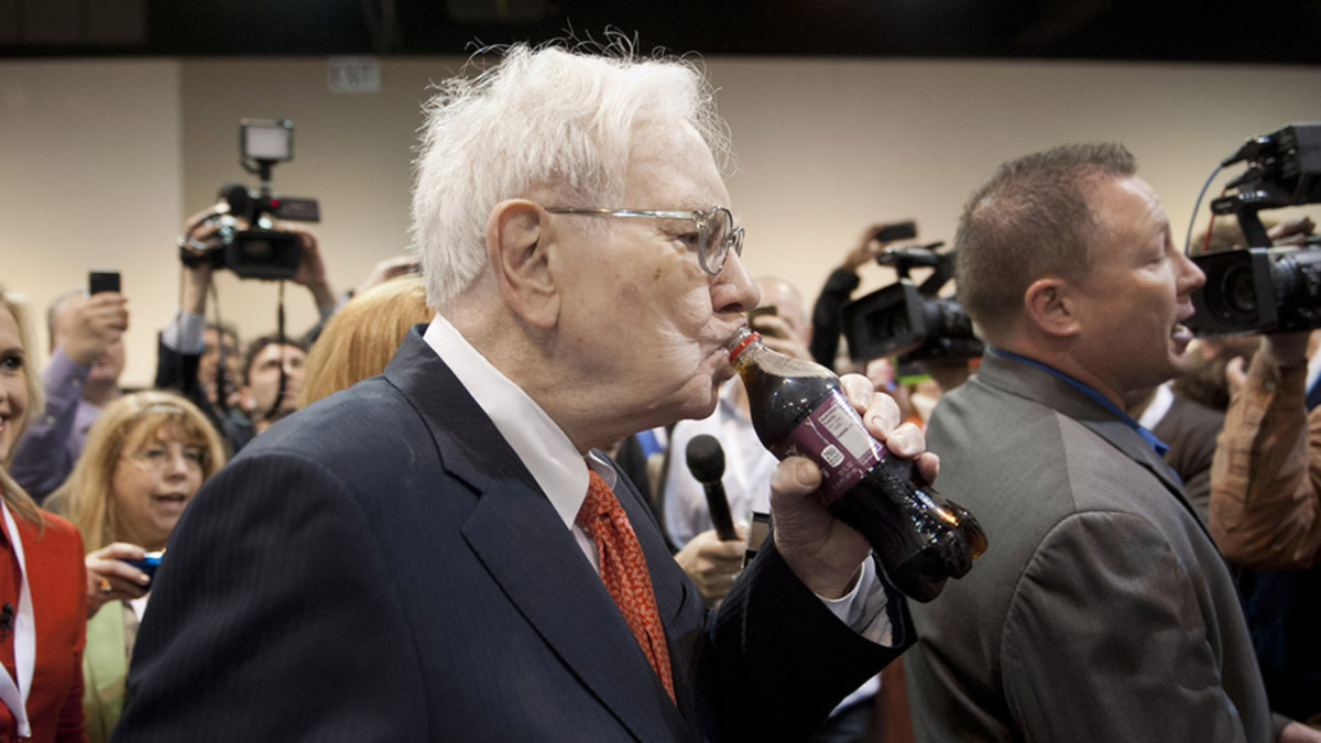 Warren Buffett Says Eating Like a Six Year Old Keeps Him ...