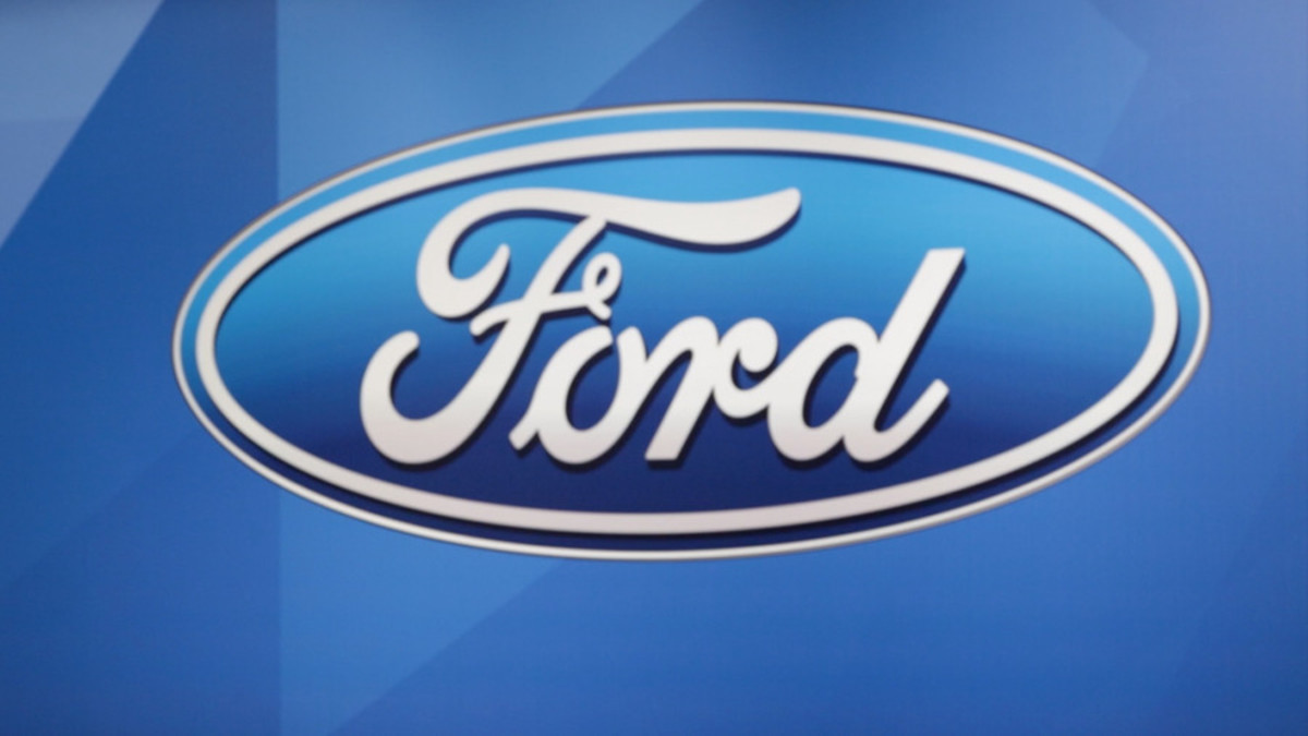 GDP Rises, New Ford Mustang - TheStreet