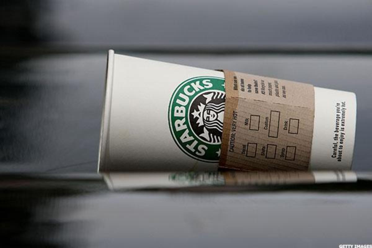 Starbucks Has an Alarming Problem That Even Its Fans Must Admit