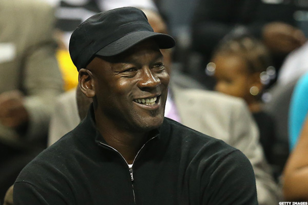 https://www.thestreet.com/.image/t_share/MTY4NjQ5MjAzNTk2NzMyMDM5/michael-jordan-and-23-billionaires-who-make-a-killing-owning-sports-teams.jpg