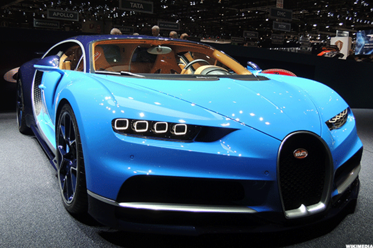 Бугатти Шерон матовый. Машины Бугатти Шерон Золотая. Bugatti Automobiles s.a.s. автомобили Bugatti.