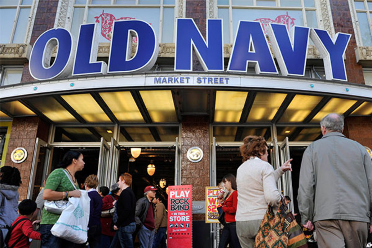 Old Navy Goes Purple This Fourth of July to Signify Unity Between Red and  Blue America