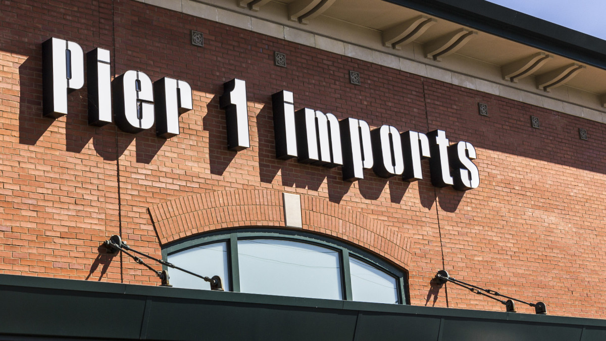 Pier One has two options: bankruptcy or a turnaround plan. Here’s how ...