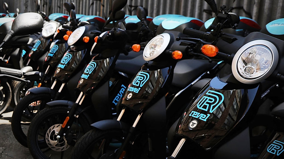 Revel suspends its electric moped service in NYC after two people are  killed - The Verge