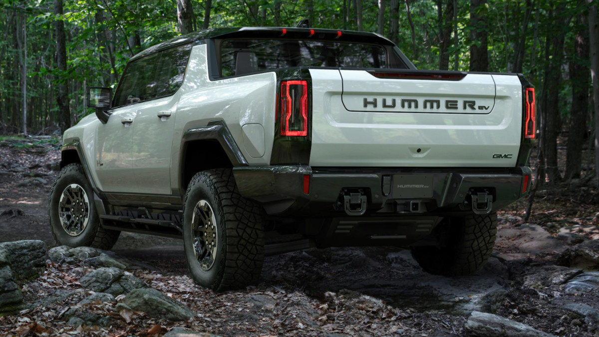 GMC Hummer EV Recalled Over Battery Problem pic photo