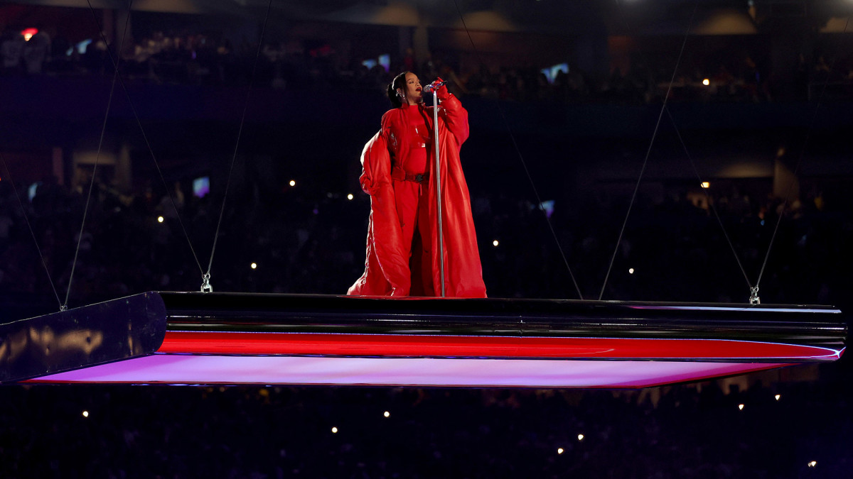 Rihanna basically performed at the Super Bowl for free — Here's why