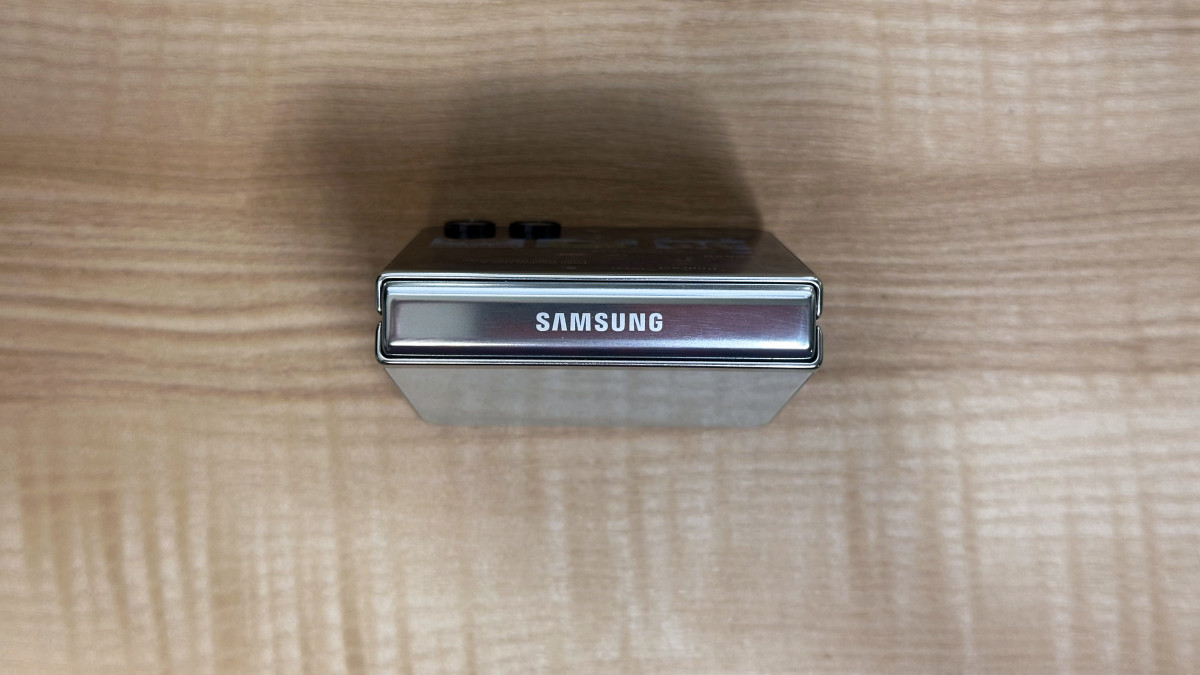 Samsung Galaxy Z Flip5 – Price, Specs & Reviews