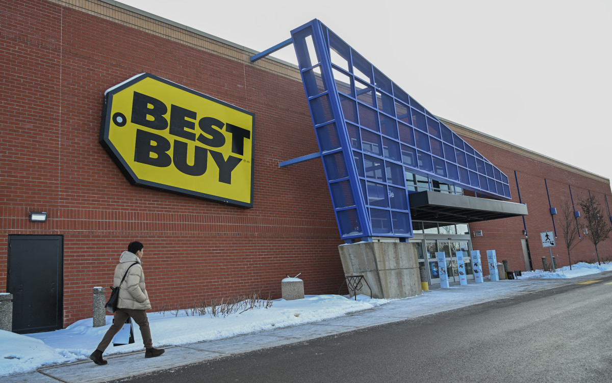 Analysts Revamp Best Buy Stock Price Targets After Earnings TheStreet   Best Buy Bell Canada To Operate 165 Electronics Retail Stores 