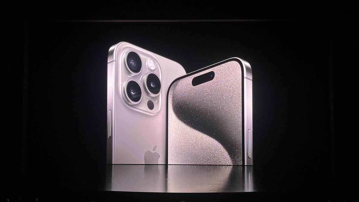 Apple debuts iPhone 15 and iPhone 15 Plus - Apple (ML)