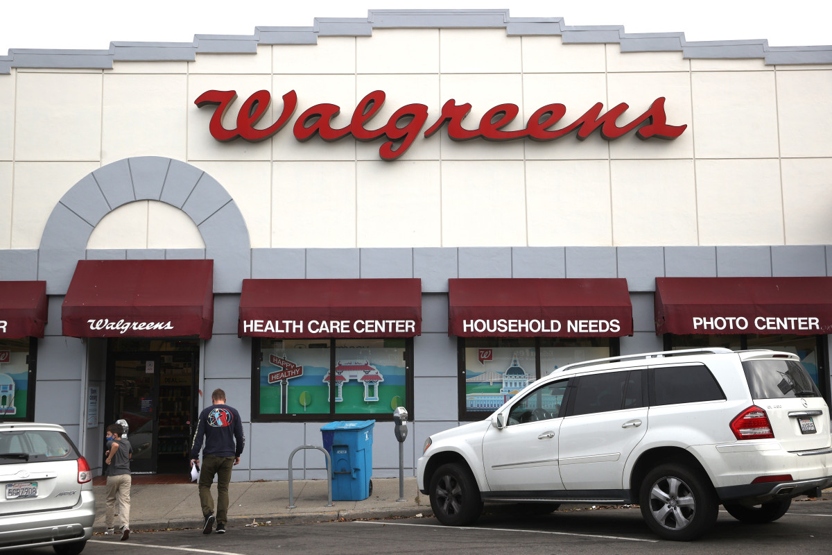 After Walgreens CEO's sudden exit, chain makes a major move that will ...