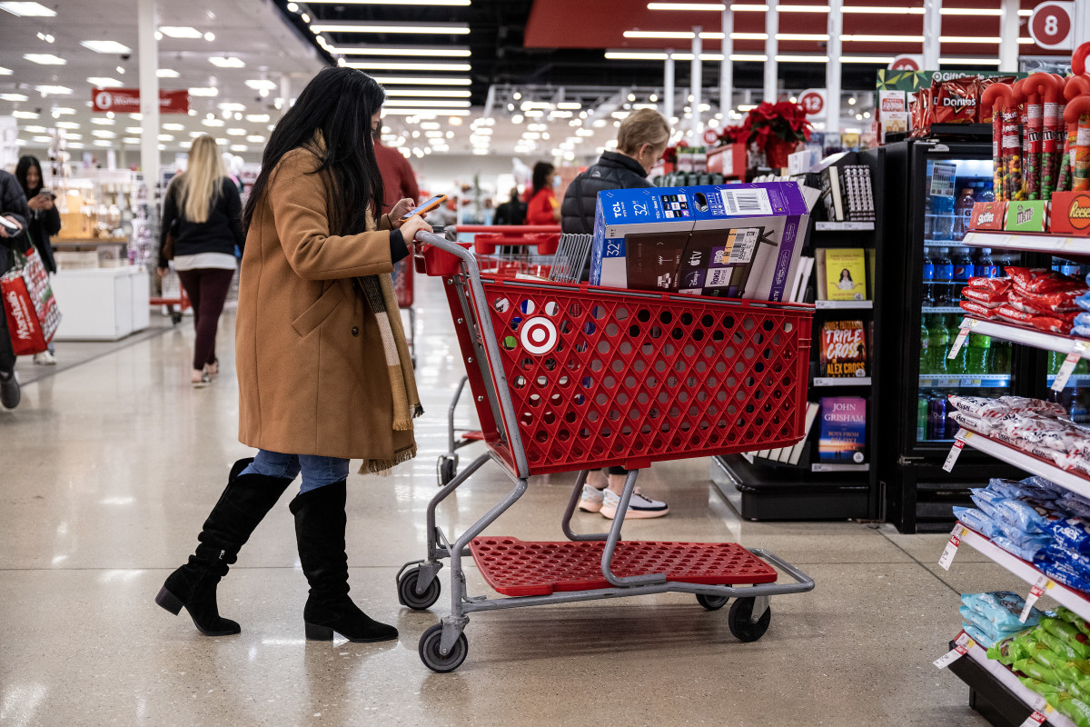 Walmart announces drastic new measure to help stop shoplifting as